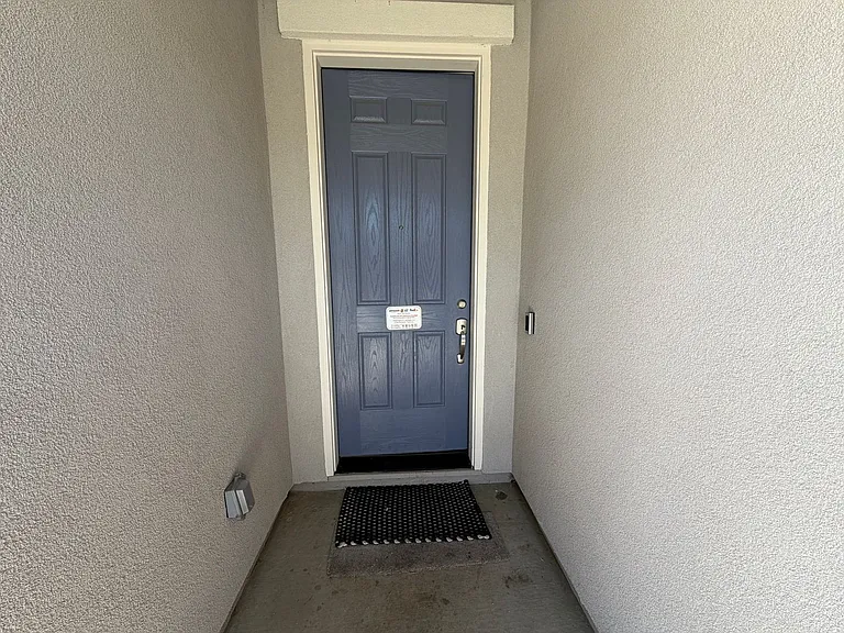 7285 Overture Dr — Photo 2