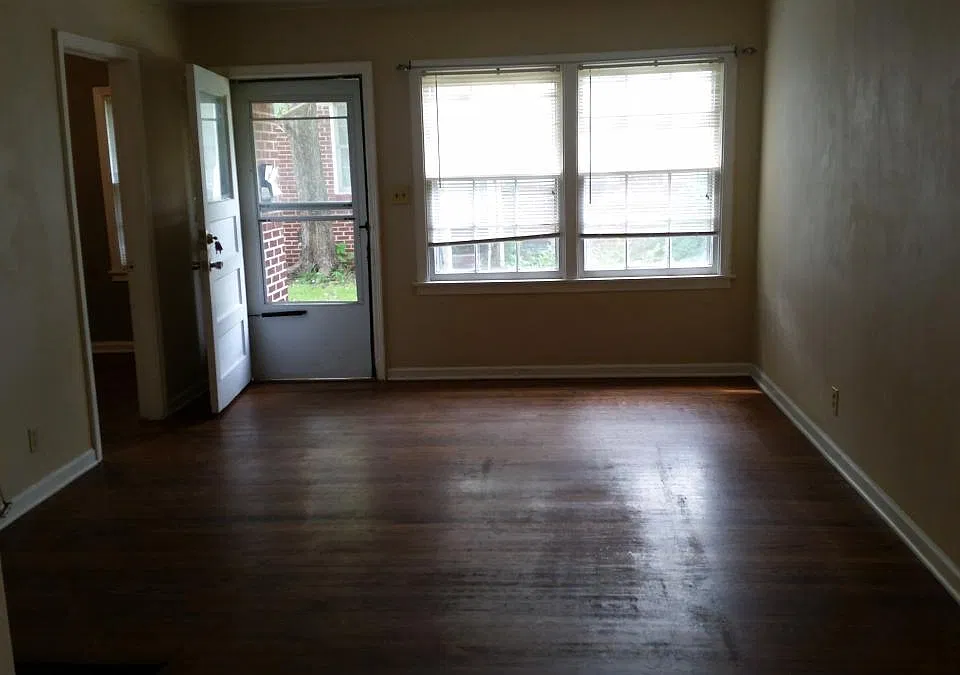 nice size living room hardwood floors