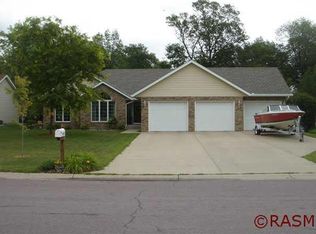 1977 Howard Dr, North Mankato, MN 56003