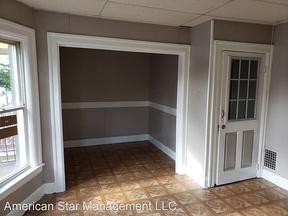 3rd image of 127 Verplanck St #2