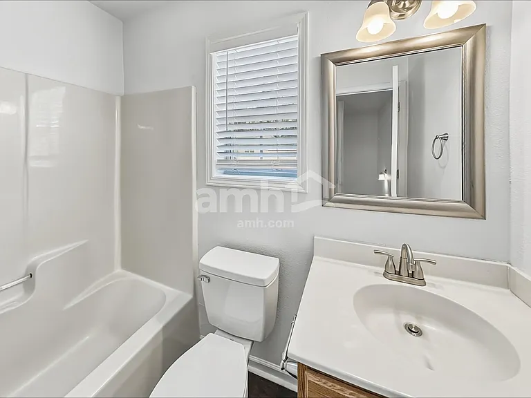 10502 Glory Meadow Ct — Photo 13