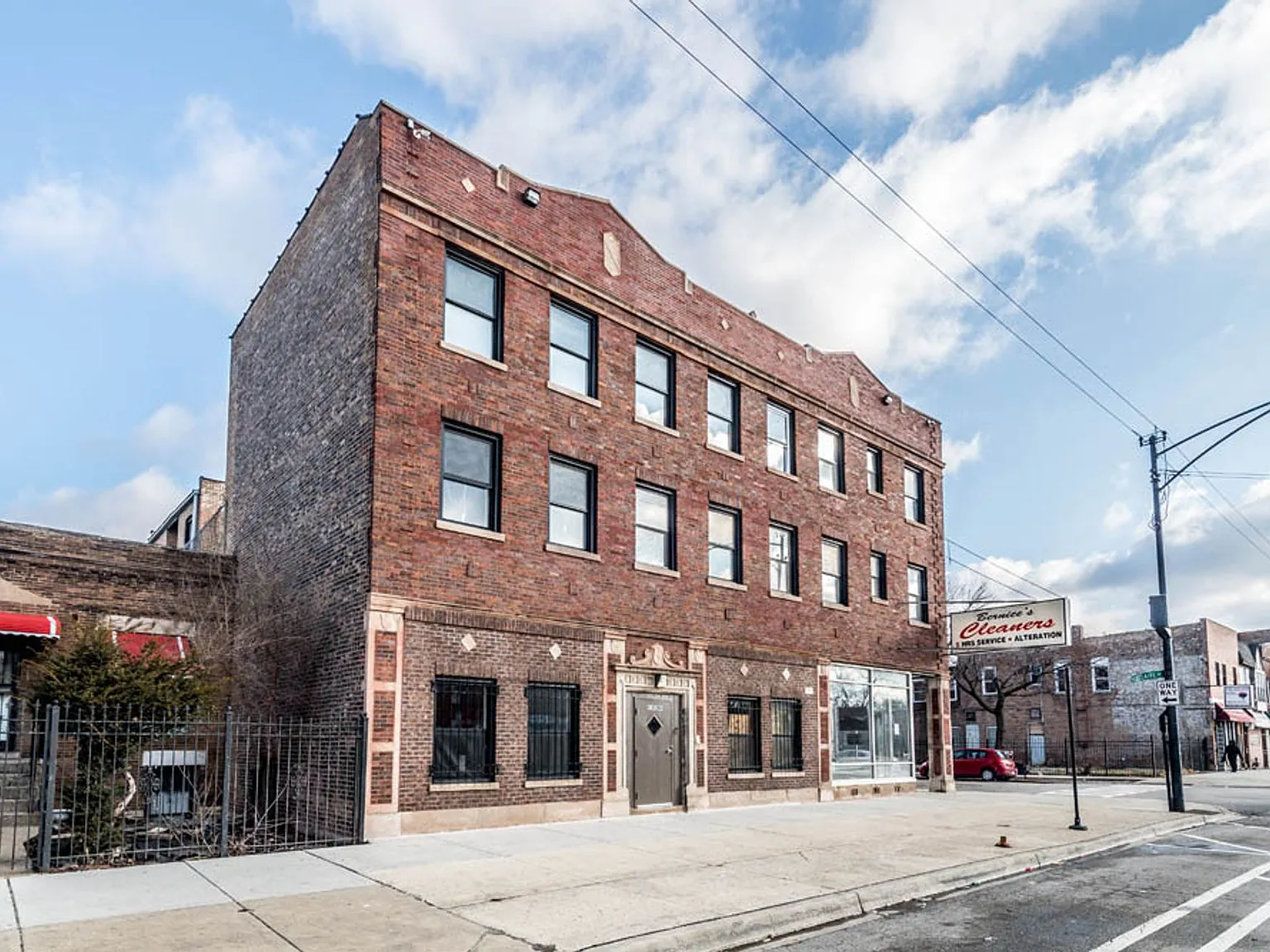 5100 W Madison — Photo 2