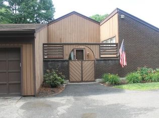 31 Hearthstone Dr, Brookfield, CT 06804