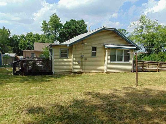 4th image of 2808 N 41st St