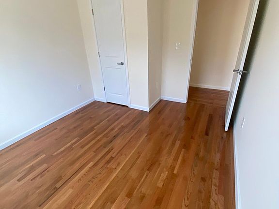 2nd image of 842 E 218th St #2