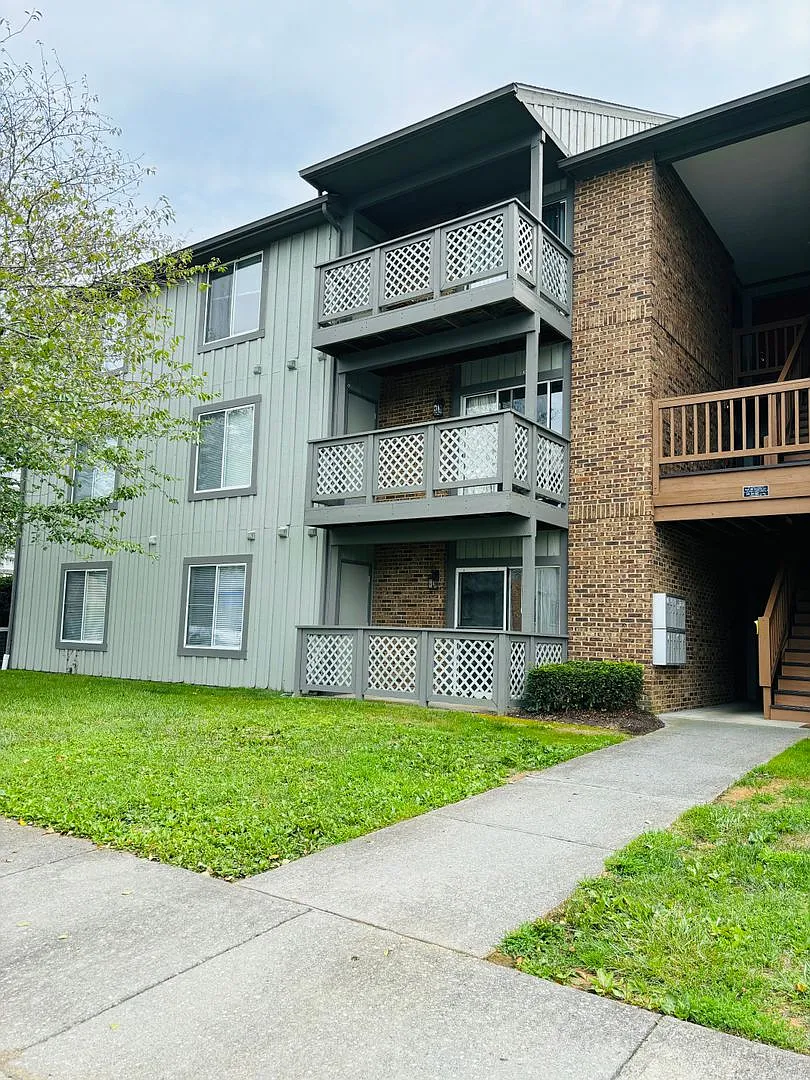 3 Bedroom 2 Bath Condo — Photo 3