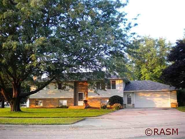 1st image of 700 W Grove St
