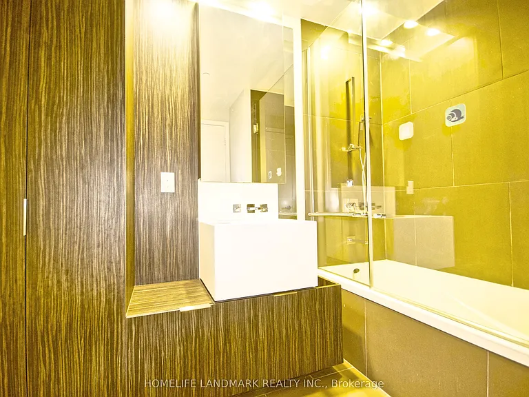 1 Bloor St E #809 — Photo 12
