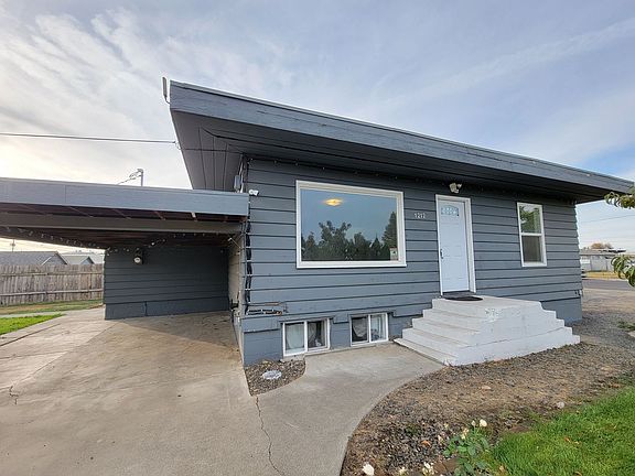 2nd image of 1212 W Bonneville St