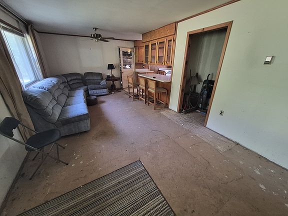 2nd image of 631 Scotts Chapel Rd