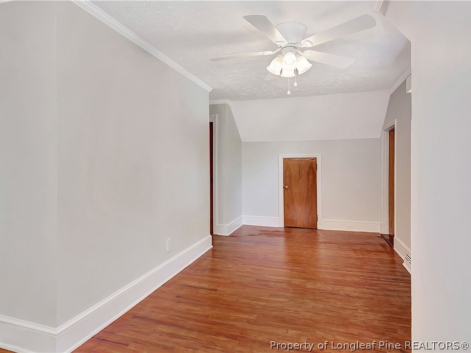 28th image of 314 W 18th St
