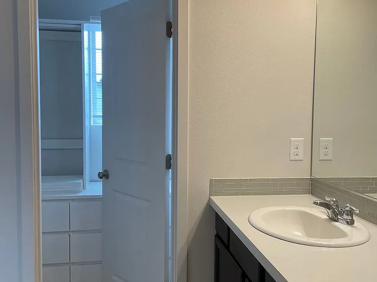 2140 NE 115th Ct — Photo 28