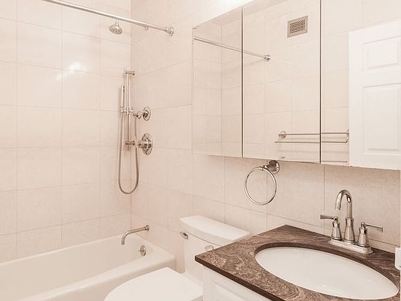 4th image of 201 E 87th St APT 21A