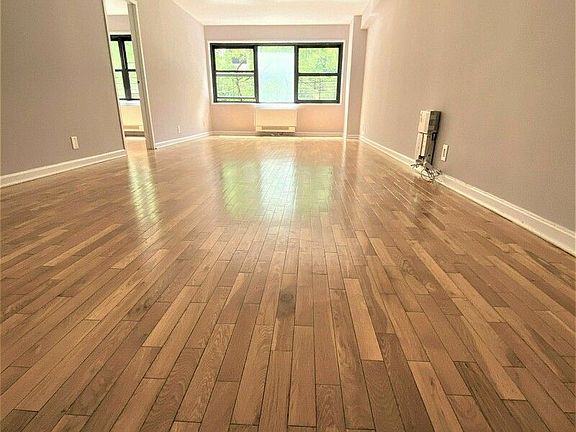 3rd image of 305 E 47th St Floor 3