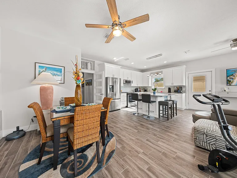 212 Corto Pl — Photo 34