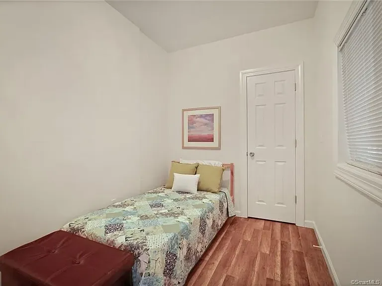 74 Schuyler Ave — Photo 16