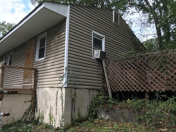 3rd image of 9916 Benton Dr