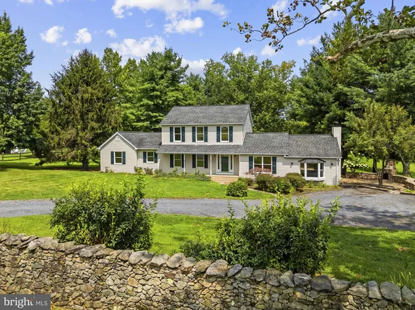 7296 Rectors Ln, Marshall, VA 20115
