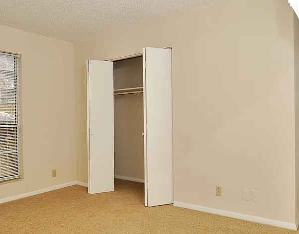 Piccadilly Apartments — Photo 37