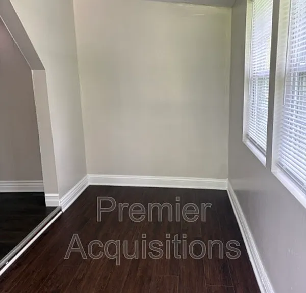 2108 Fernwood Pl — Photo 2