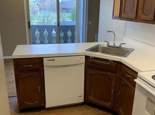 2400 S Detroit Ave APT 14, Maumee, OH 43537