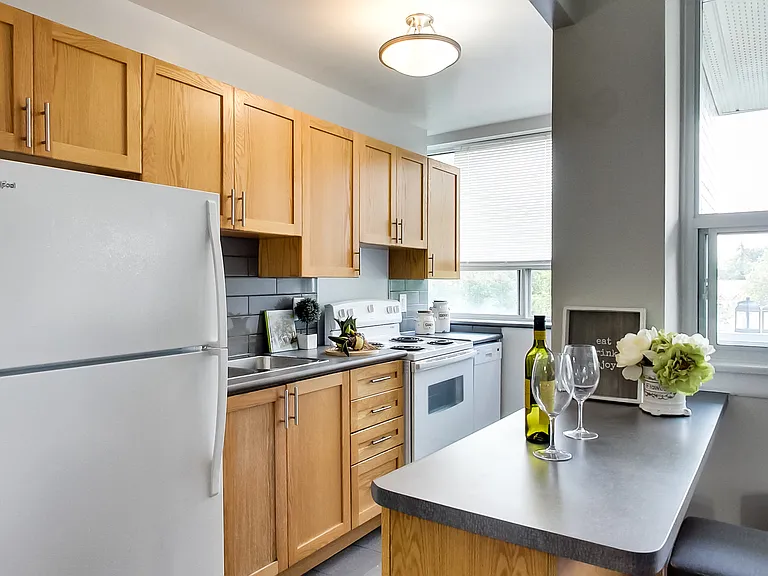 630 Roselawn Ave — Photo 75