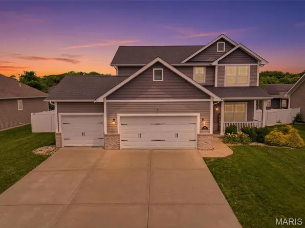 728 Longfellow Dr, O'Fallon, IL 62269