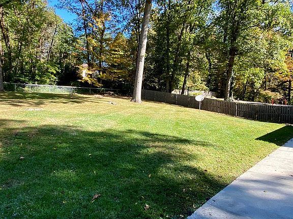 4th image of 170 Nottingham Dr
