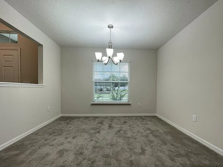 13585 SW 40th Cir — Photo 6
