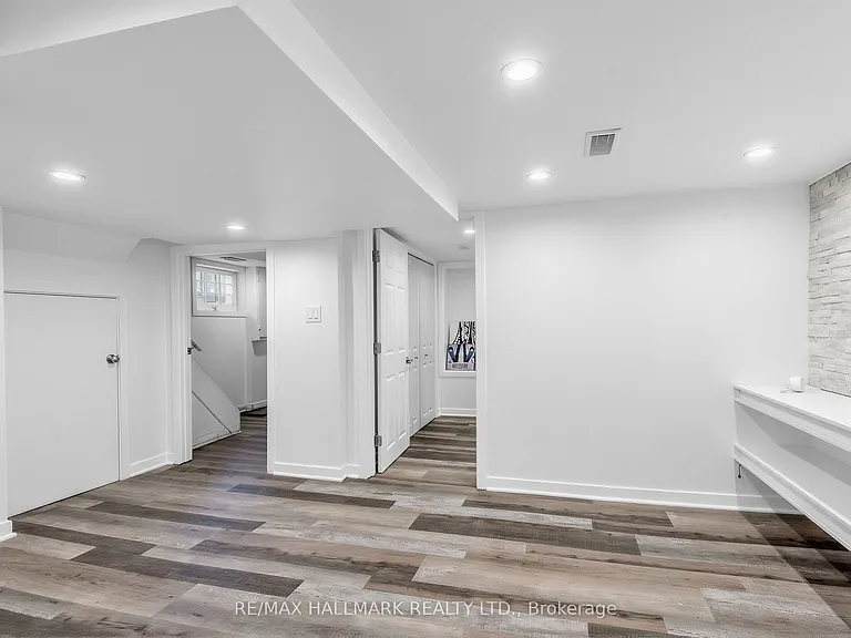 10 Hartley Ave #BASEMENT — Photo 10
