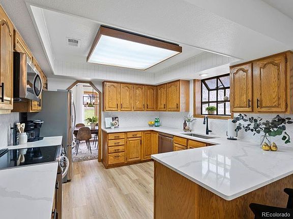 3rd image of 15 Douglas Drive N