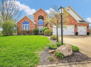 303 Orchard Dr, Mahomet, IL 61853
