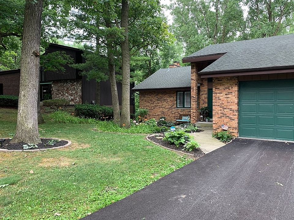 2nd image of 41 W Eureka Dr