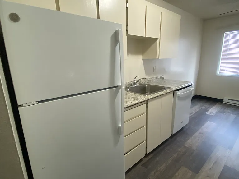 Parkwood Court Apartments — Photo 6