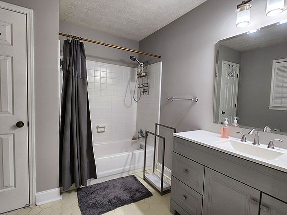 2nd image of 4360 Elegance Dr #1
