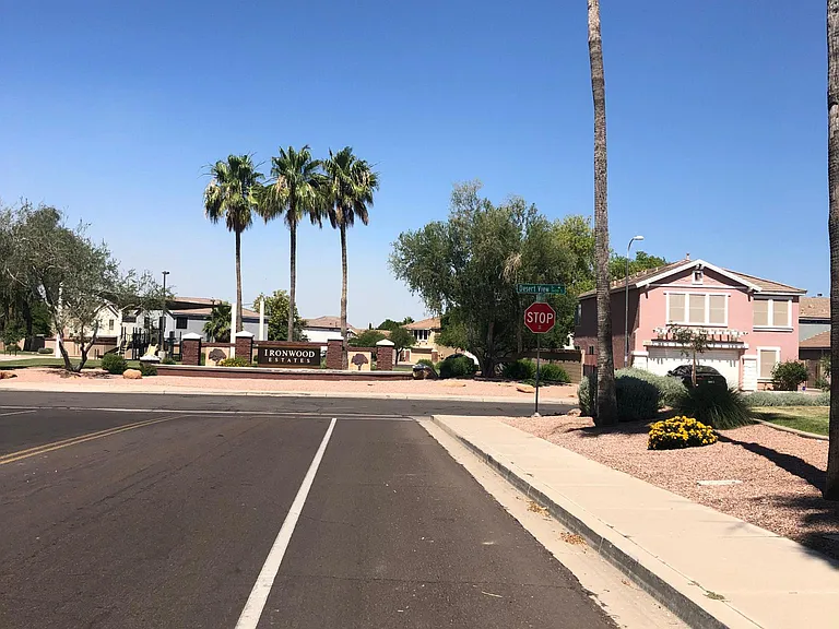S Warner Dr — Photo 3