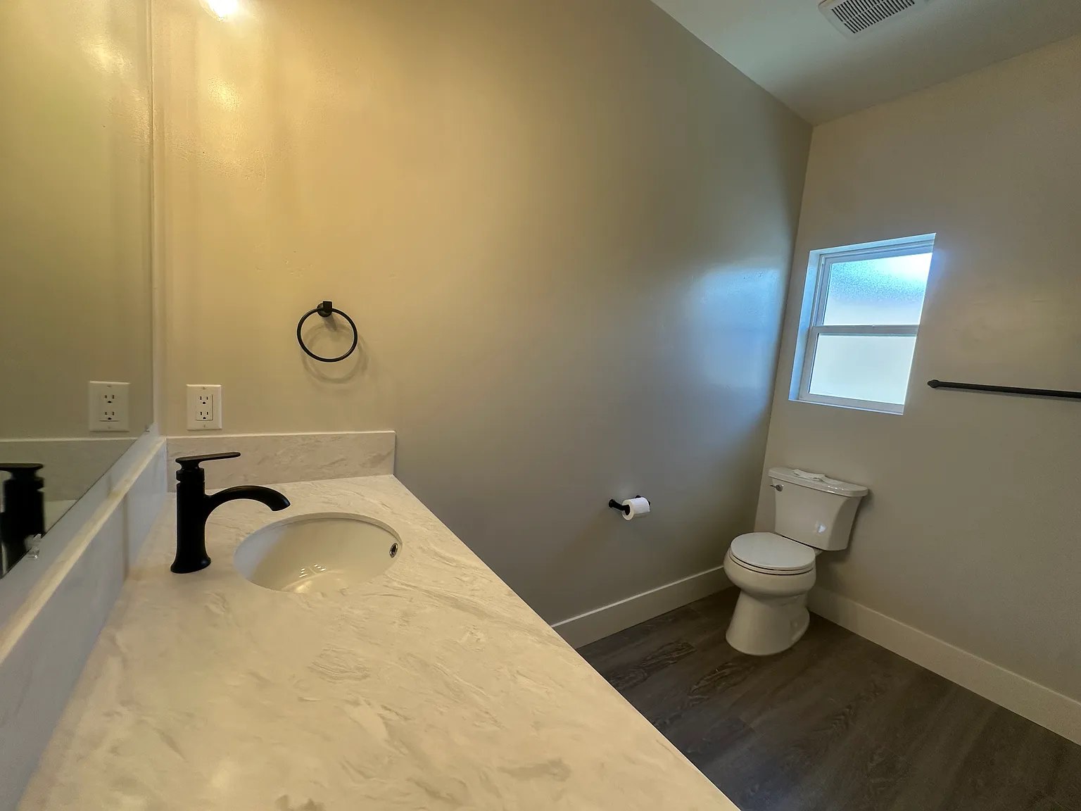 3 bed, 1350 sqft, $3,200 — Photo 3