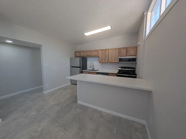 1822 Alvarado Dr NE — Photo 5