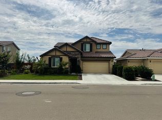 1952 Gus Villalta Dr, Los Banos, CA 93635