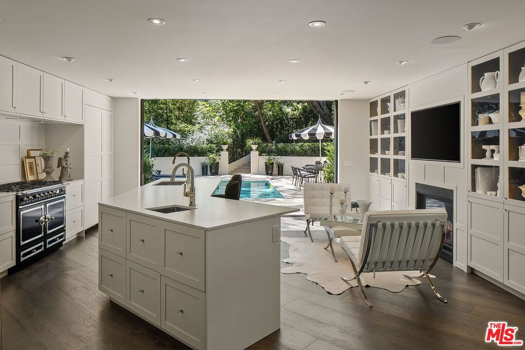 943 Moraga Dr, Los Angeles, CA - More