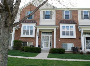 2806 Neubauer Cir, Lindenhurst, IL 60046