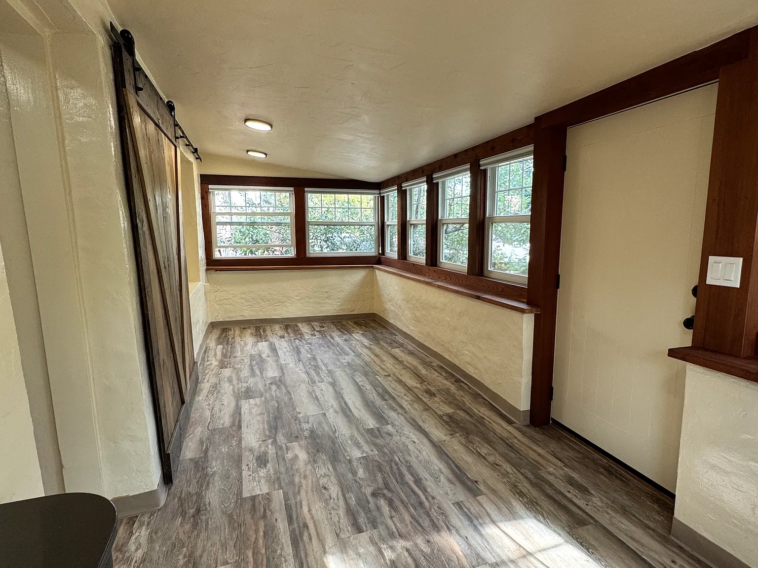 Studio, 400 sqft, $1,700 — Photo 1