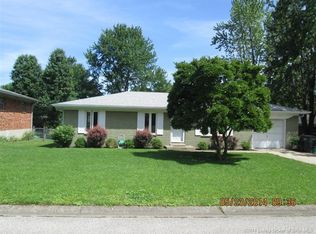 210 Village Pine Dr, New Albany, IN 47150