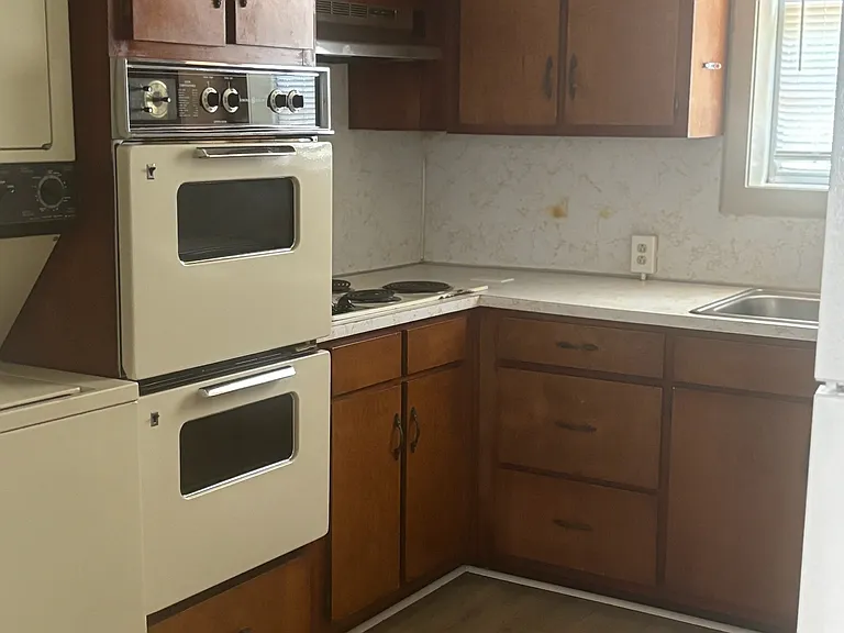 407 Walnut St — Photo 2