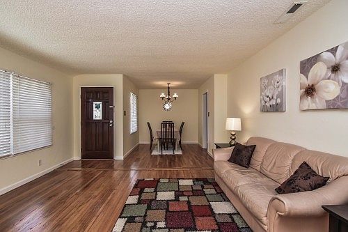 4th image of 1043 Saint Andrews Dr