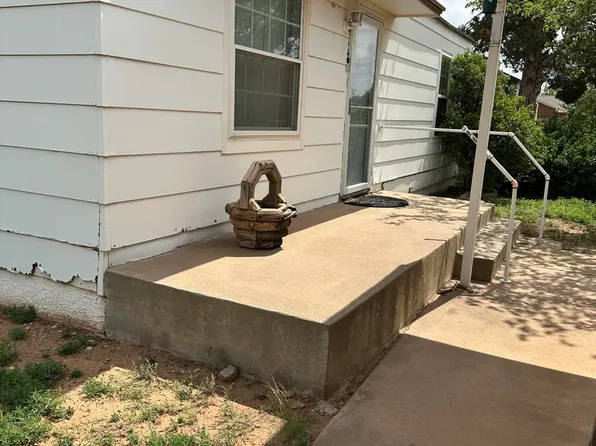 2914 1st St, Lubbock, TX 79415