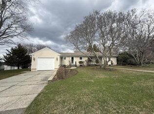 76 Borden Rd, Tiverton, RI 02878