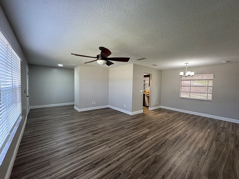 1583 Whitecap Way — Photo 10