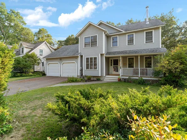 72 Grey Meadow Drive, Burlington, VT 05408