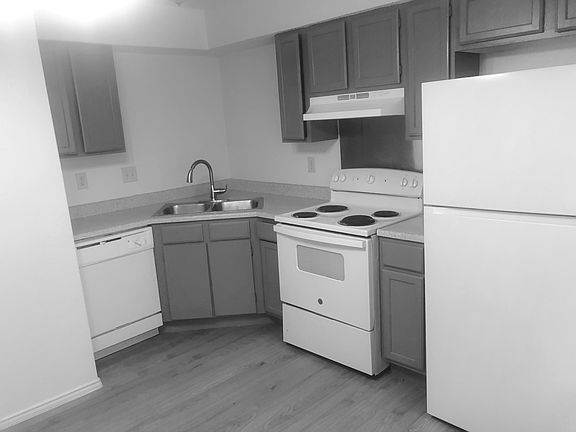 2nd image of 6310 Queens Castle #3